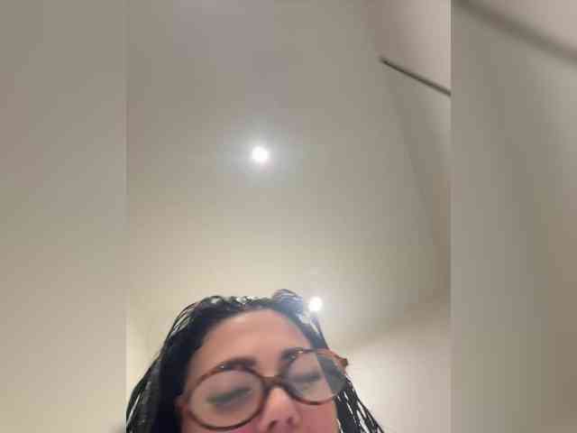 KatrinaMoreno webcam