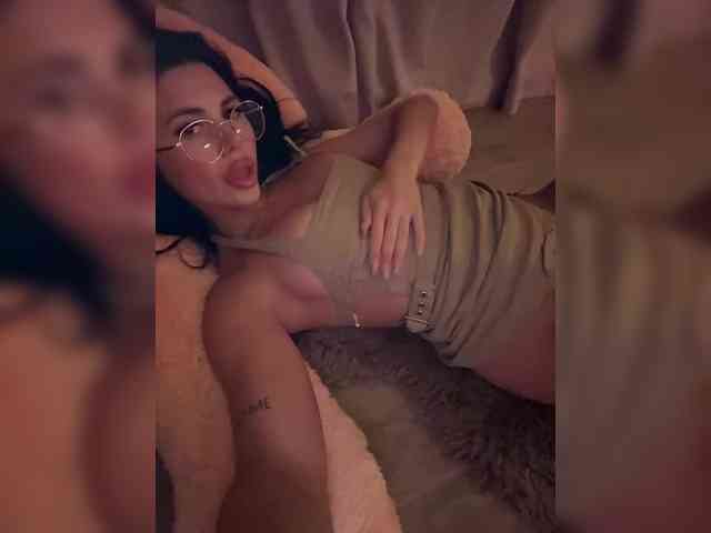 KatrinaMoreno webcam