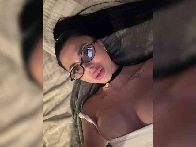 KatrinaMoreno webcam