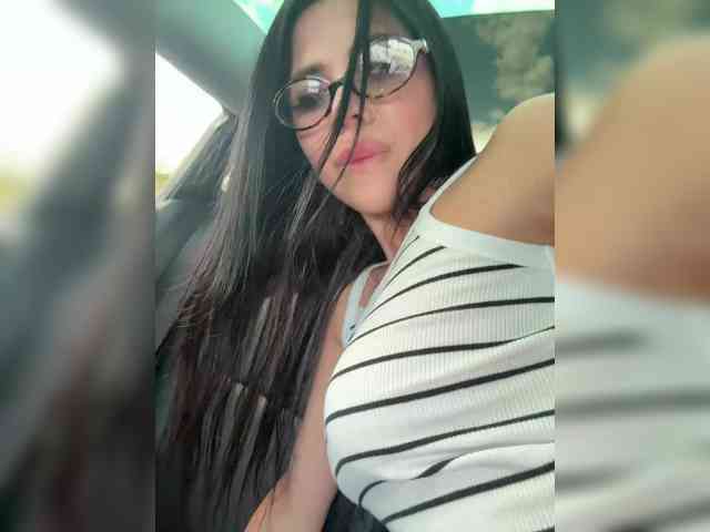 free adult webcam KatrinMoreno