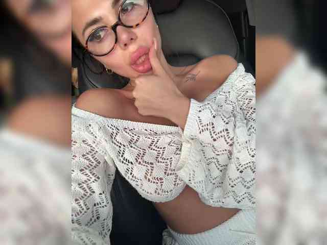 KatrinaMoreno webcam