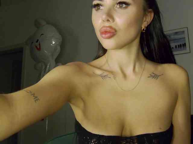 KatrinaMoreno webcam