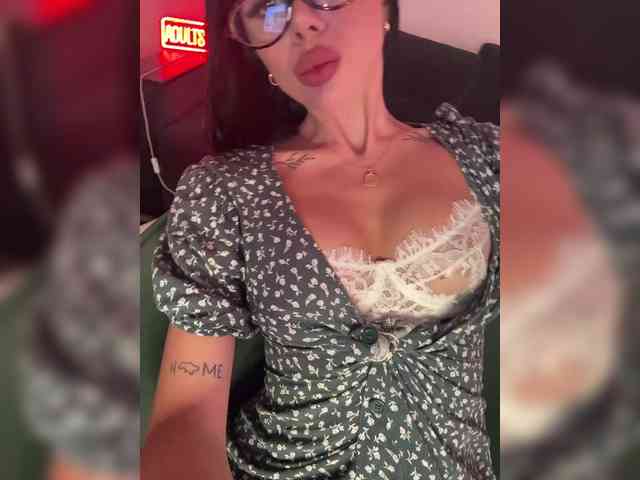 KatrinaMoreno webcam