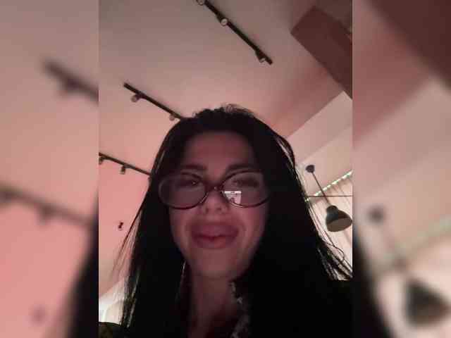 KatrinaMoreno webcam