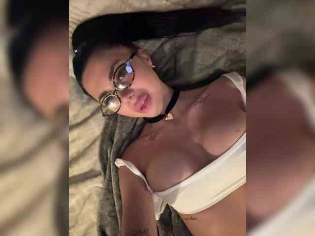 KatrinaMoreno webcam