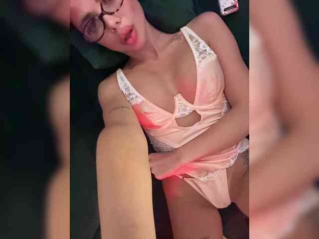 Модель: KatrinaMoreno