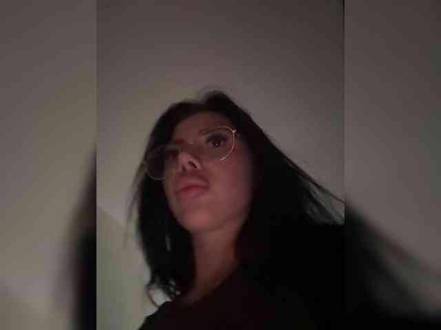 KatrinaMoreno webcam
