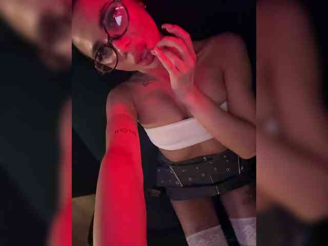 KatrinaMoreno webcam