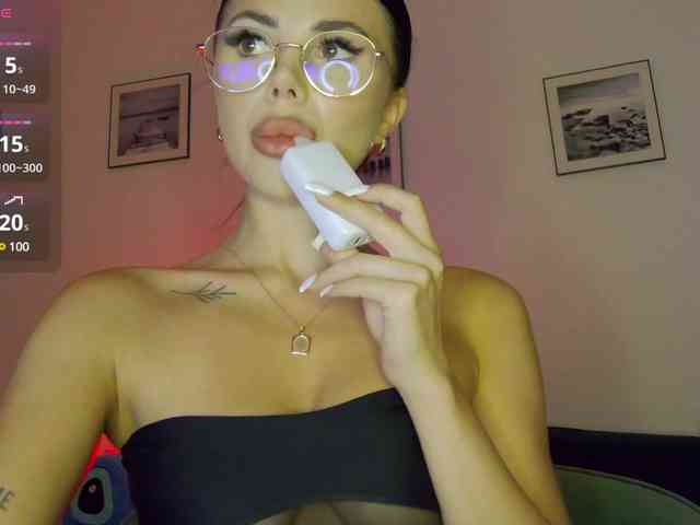 KatrinaMoreno webcam