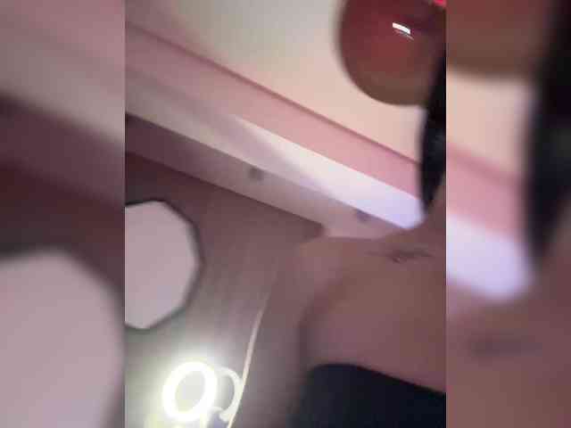 KatrinaMoreno webcam
