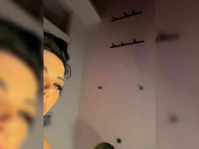 KatrinaMoreno webcam