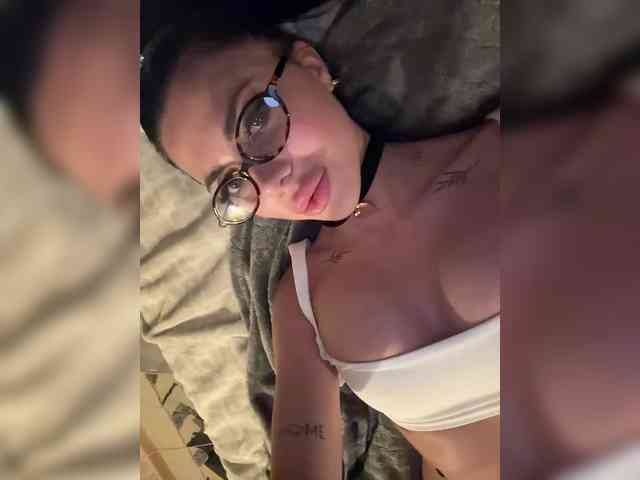 KatrinaMoreno webcam