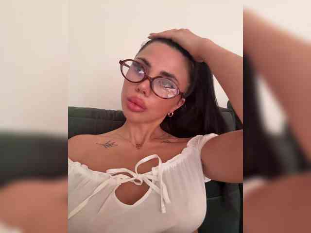 KatrinaMoreno webcam