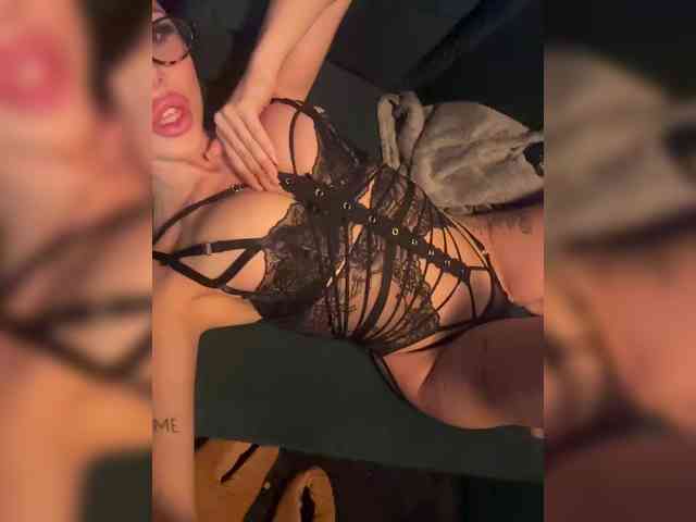 KatrinaMoreno webcam