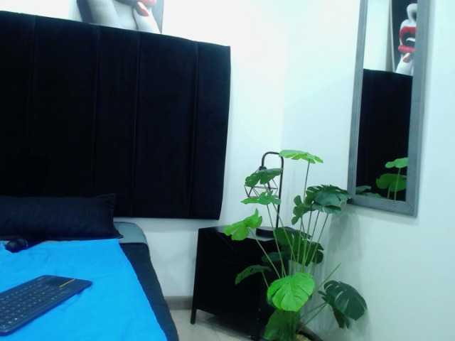 CamiilaReyes's BongaCams show and profile