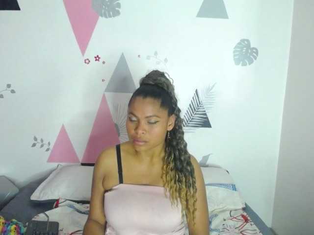 CamiilaReyes's BongaCams show and profile