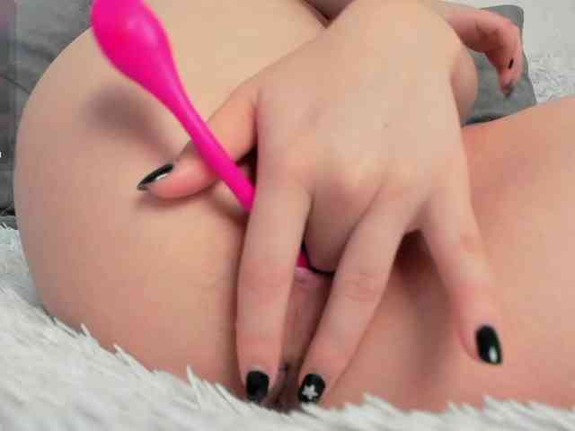 YukiMiii Live Webcam on BongaCams