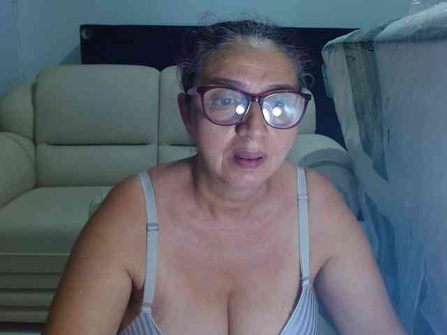 LorenaTits webcam