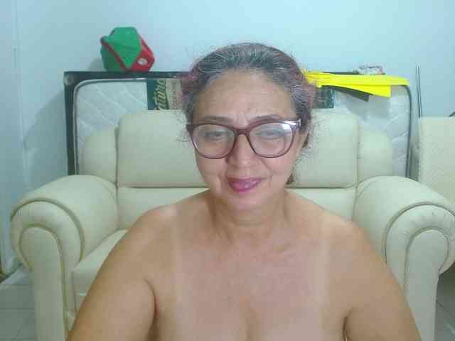 LorenaTits webcam