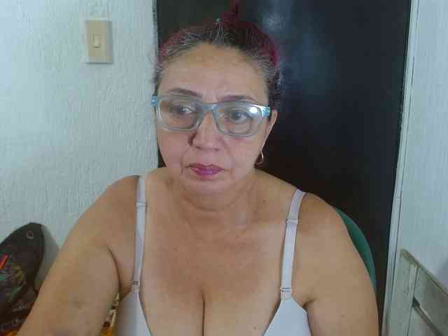 LorenaTits webcam
