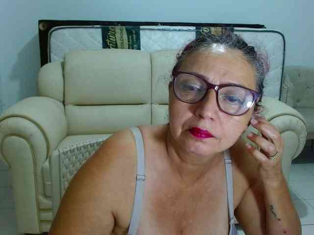 LorenaTits webcam