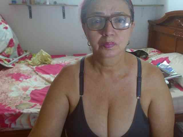 LorenaTits webcam