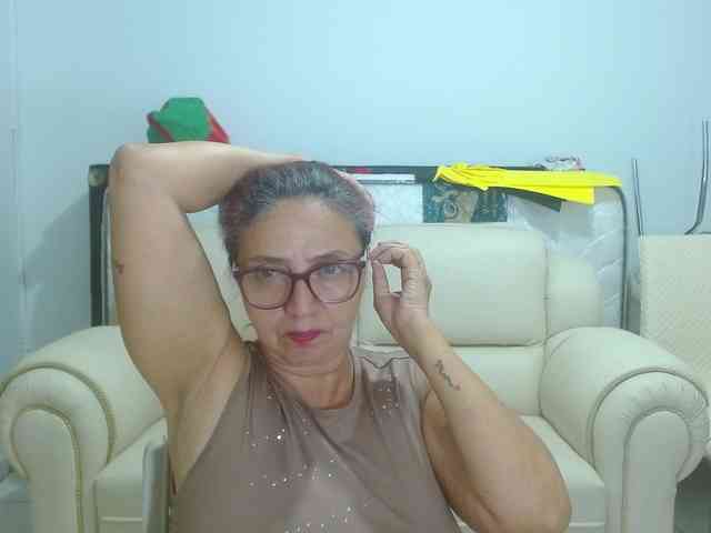 LorenaTits webcam