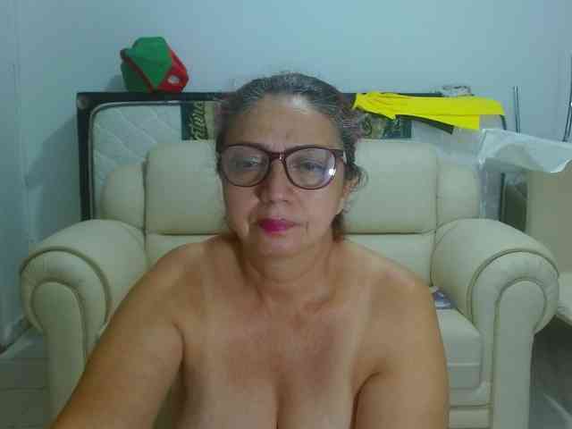 LorenaTits webcam