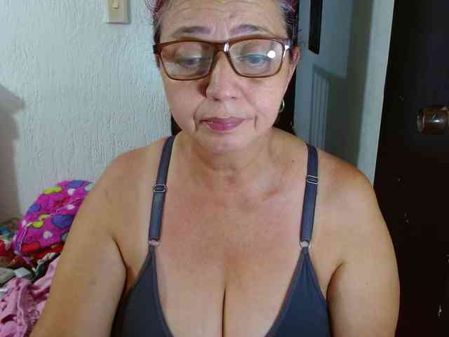 LorenaTits webcam