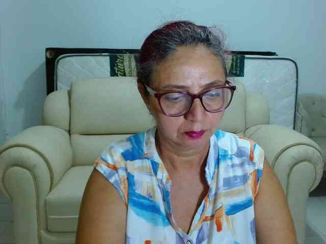 LorenaTits webcam