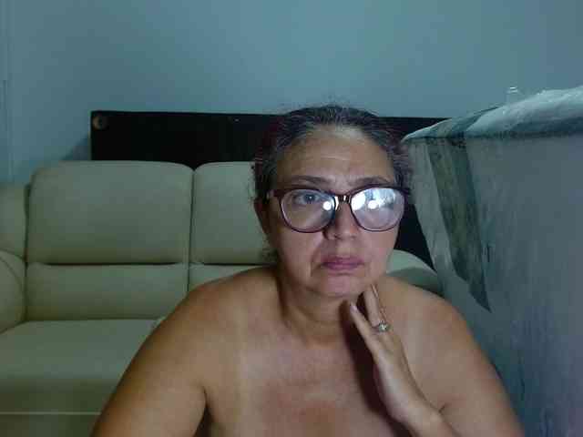 LorenaTits webcam