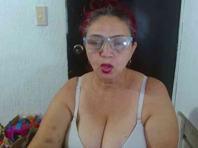 LorenaTits webcam