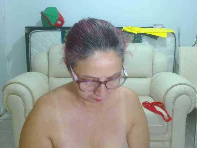 LorenaTits webcam