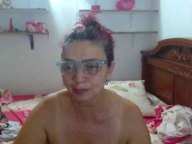 LorenaTits webcam