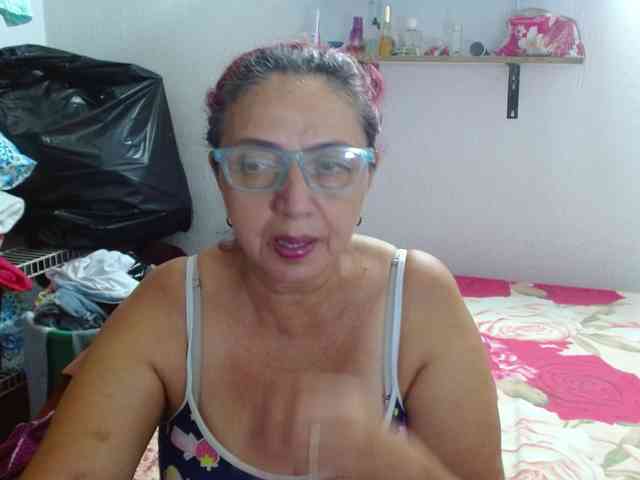 LorenaTits webcam