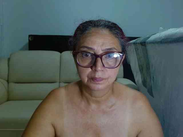 LorenaTits webcam