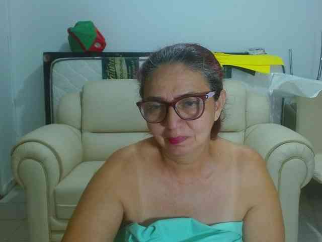 LorenaTits webcam