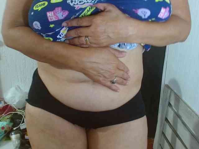 LorenaTits webcam