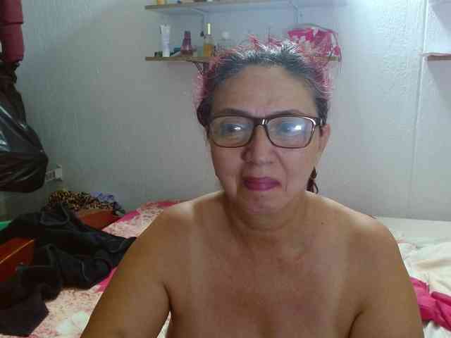 LorenaTits webcam