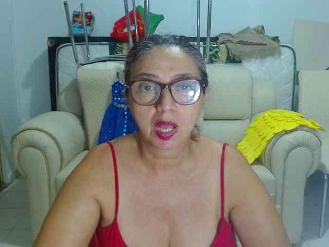 LorenaTits webcam