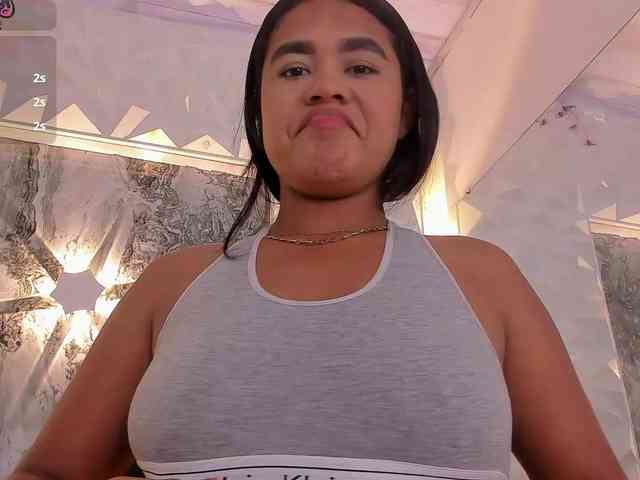 LilySolana Live Webcam on BongaCams