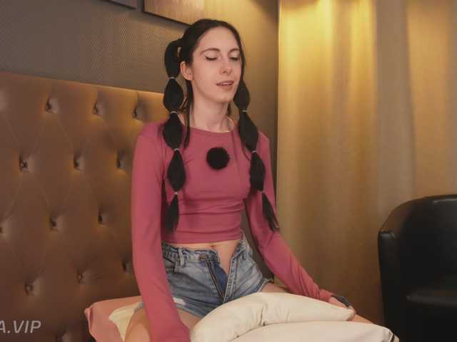 Nikki-Gia from BongaCams