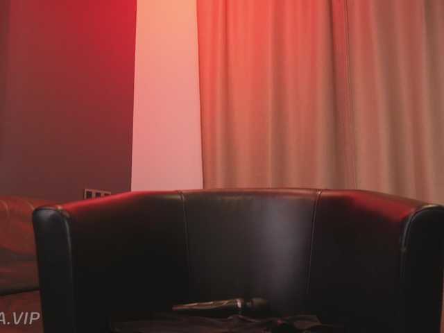 Nikki-Gia's BongaCams show and profile