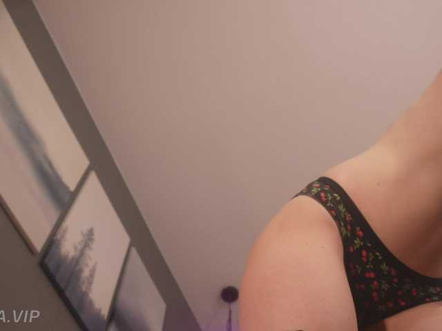 Nikki-Gia's BongaCams show and profile