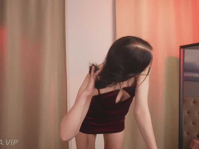 Nikki-Gia's BongaCams show and profile