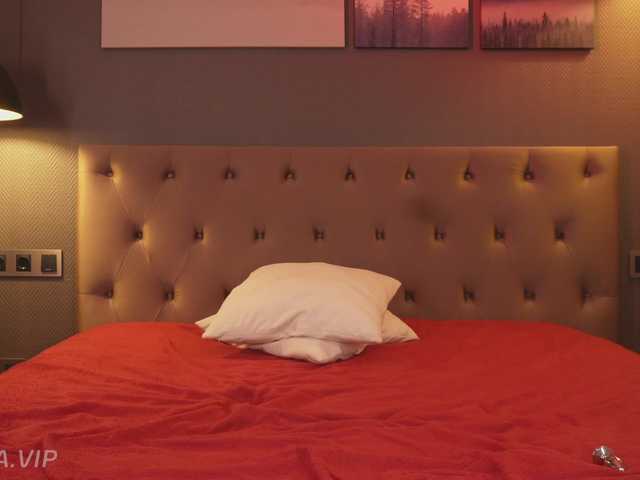 Nikki-Gia's BongaCams show and profile