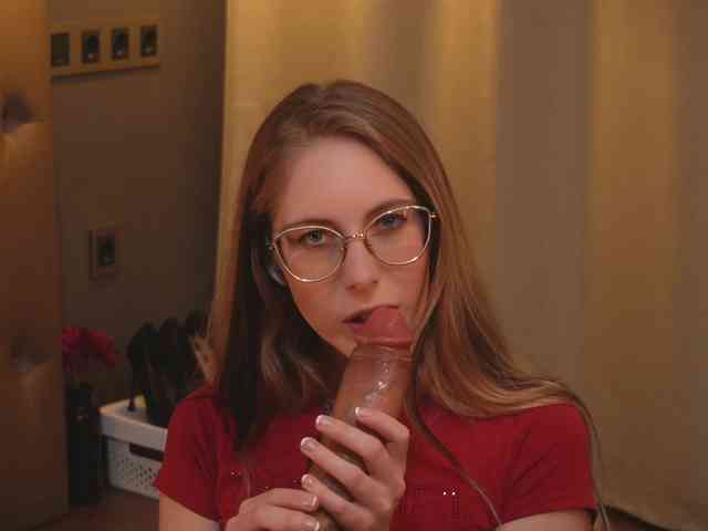 Nikki-Gia webcam