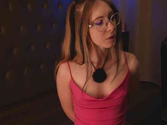 Nikki-Gia webcam
