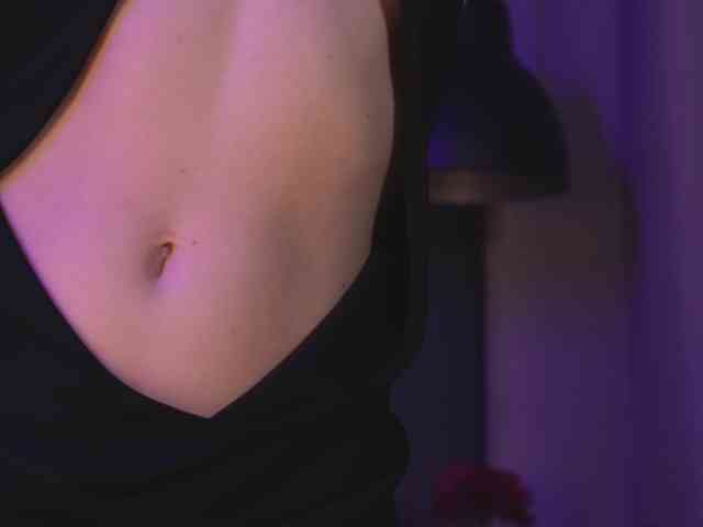 Nikki-Gia webcam