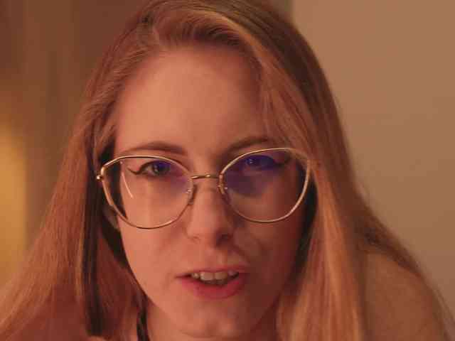 Nikki-Gia webcam
